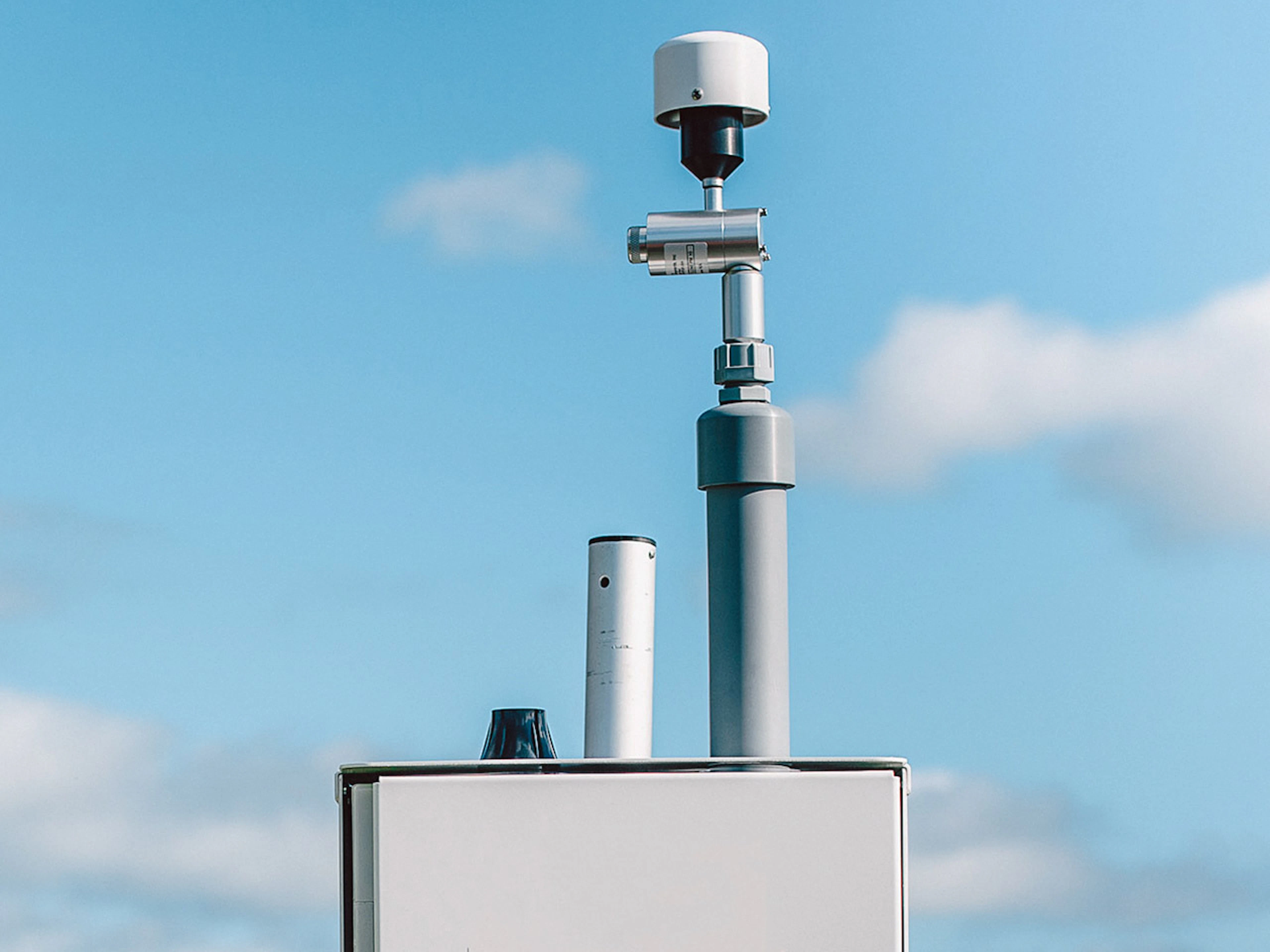 Integrated heated inlet