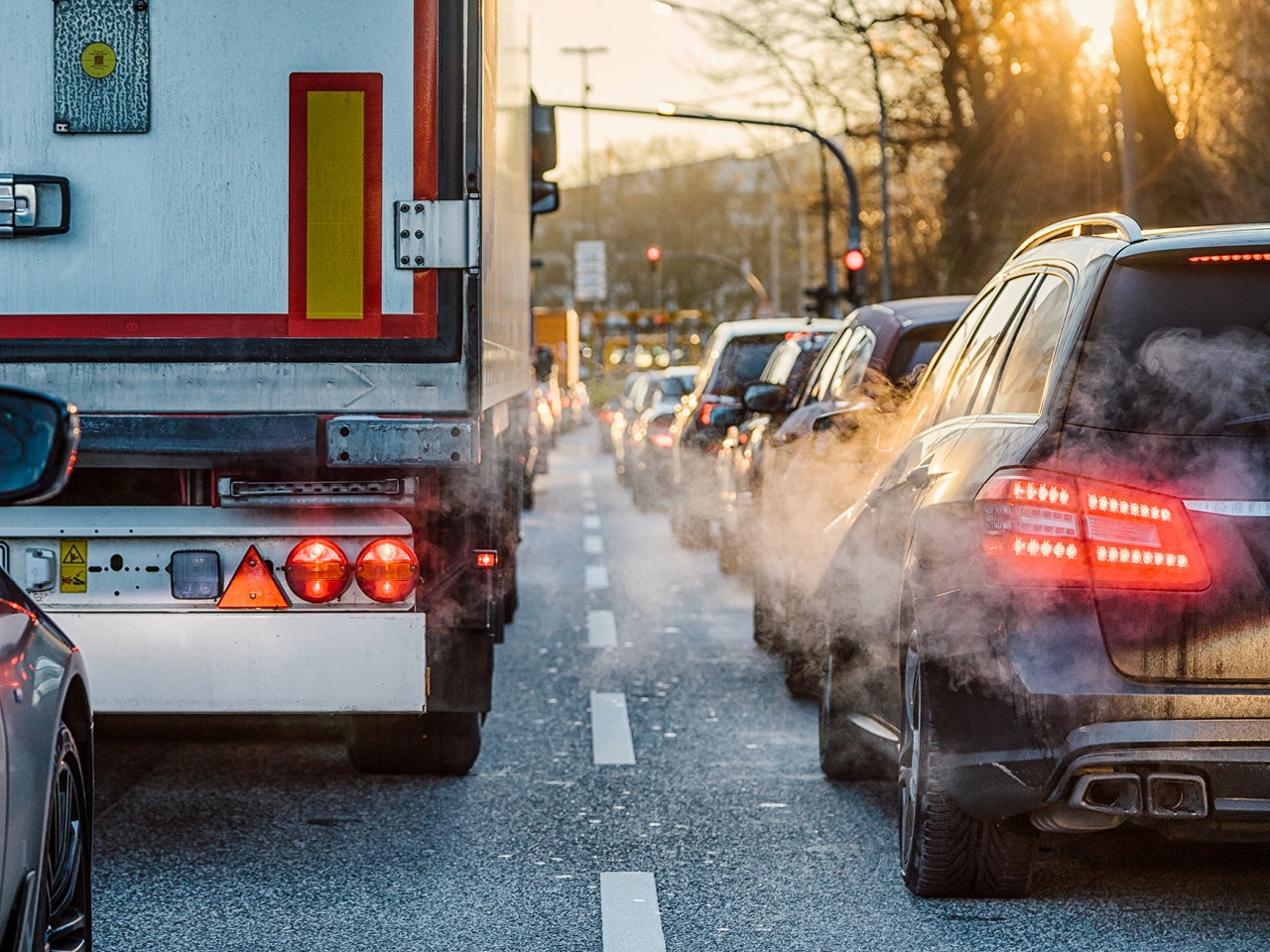 Vehicle emissions from cars in traffic